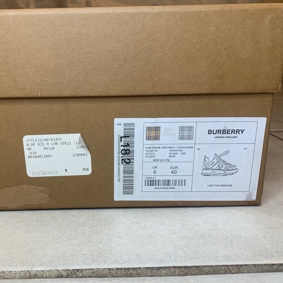 Burberry shoes - Picture 8 of 9